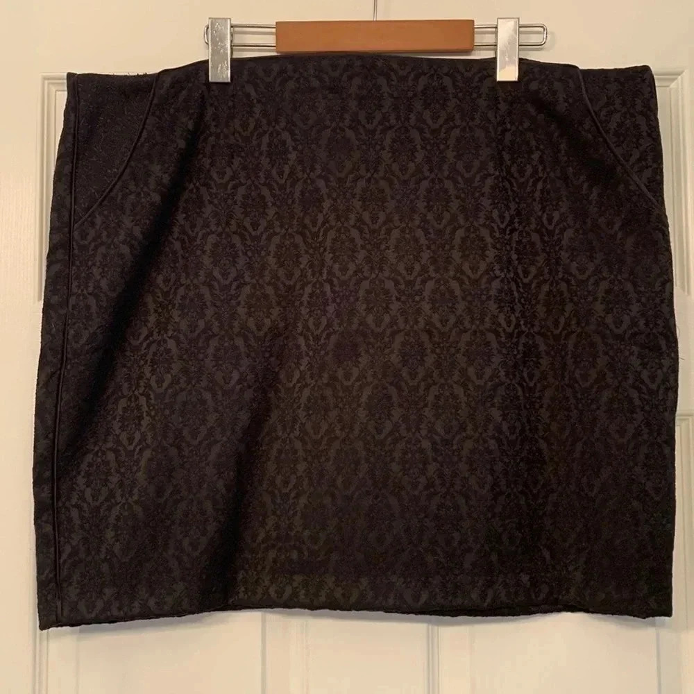 NWT Ricki’s Black Skirt 18
